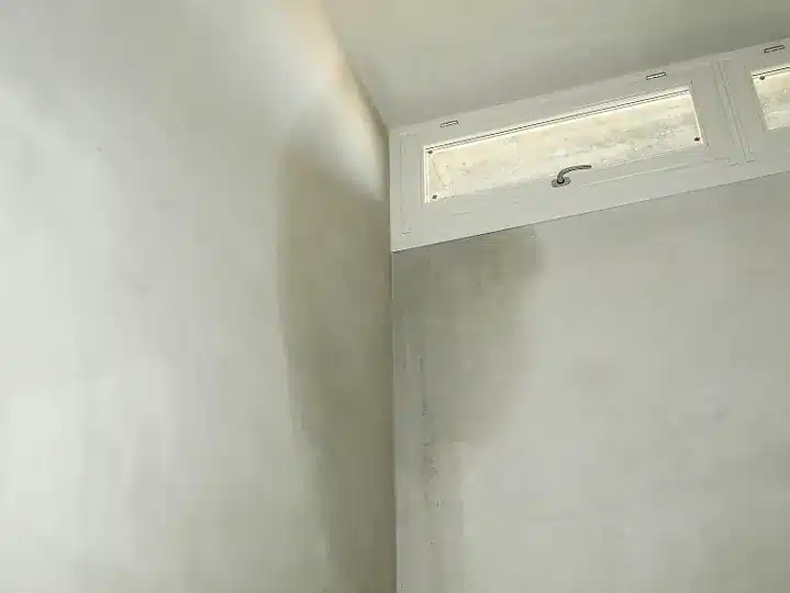 Waterschade muur herstellen